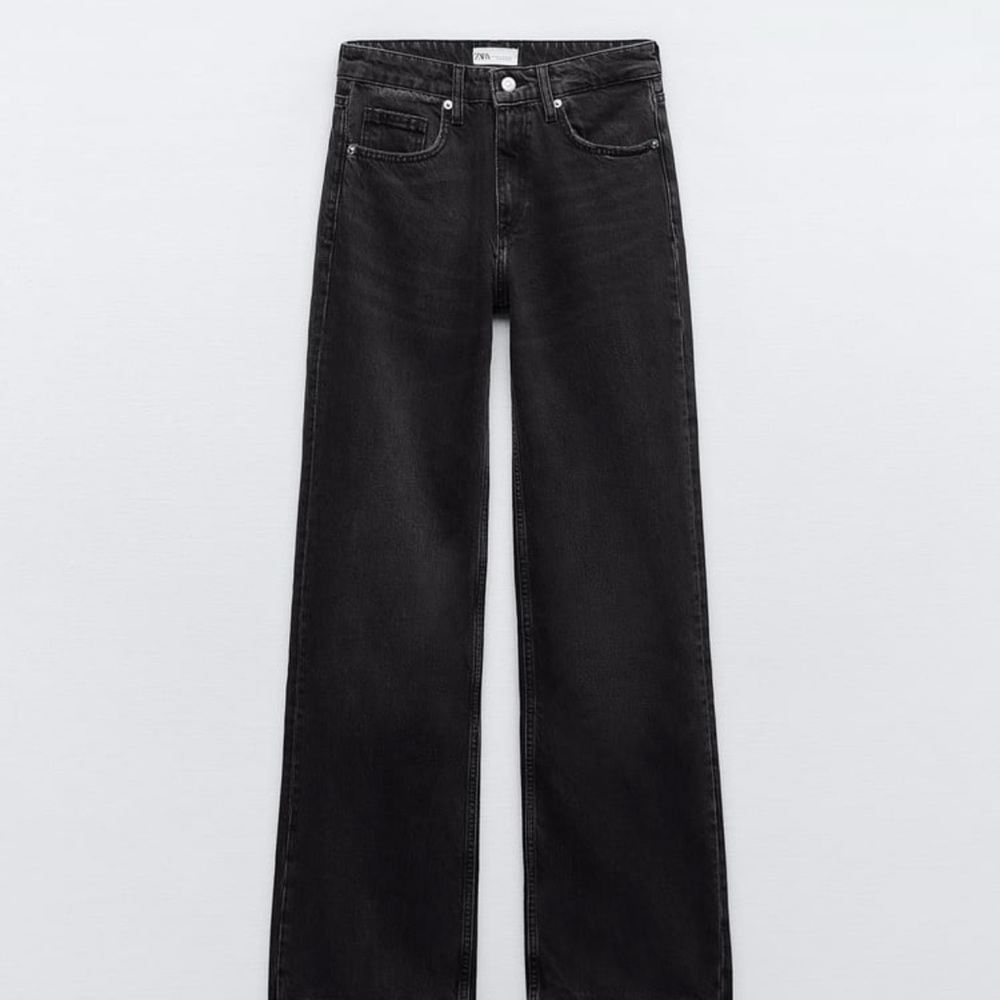 Black Zara jeans, brand new, size 4 or 27 US. Never worn.